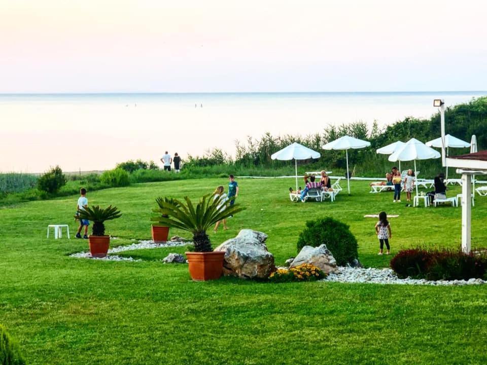 Toma'S Residence - Front Beach Carewo Zewnętrze zdjęcie
