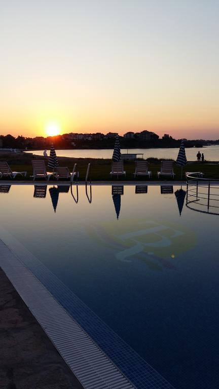Toma'S Residence - Front Beach Carewo Zewnętrze zdjęcie