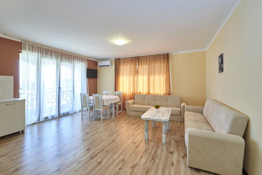 Toma'S Residence - Front Beach Carewo Pokój zdjęcie