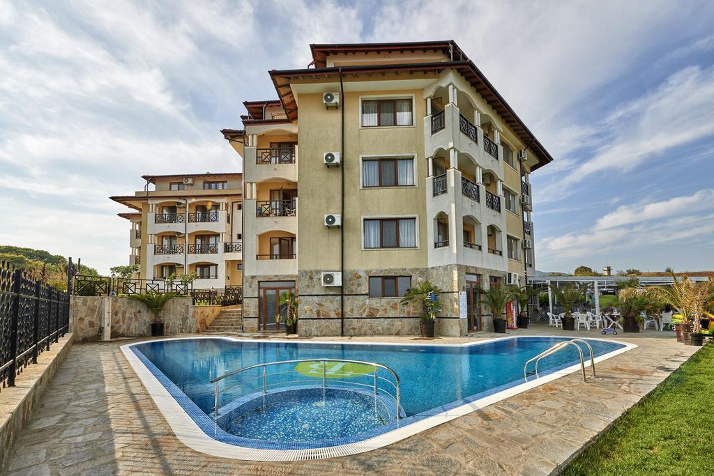 Toma'S Residence - Front Beach Carewo Zewnętrze zdjęcie