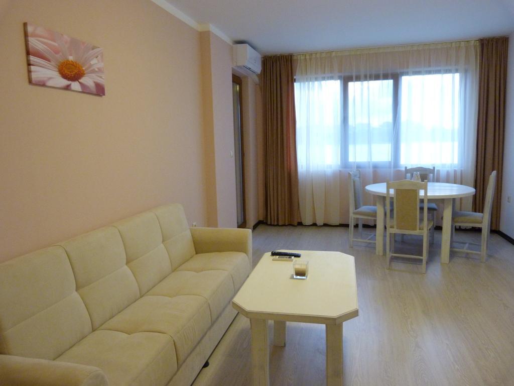 Toma'S Residence - Front Beach Carewo Zewnętrze zdjęcie